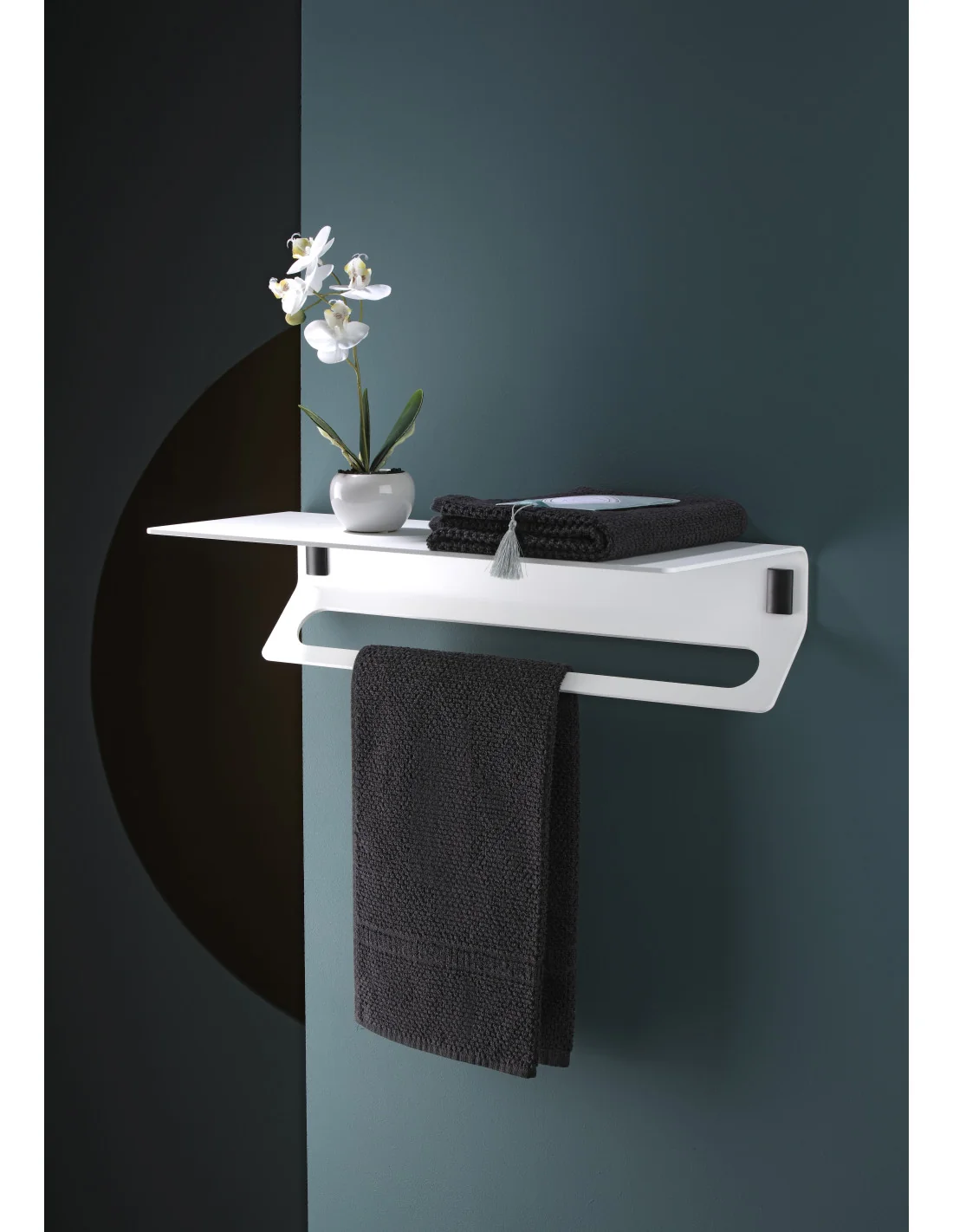 ALUR towel rack